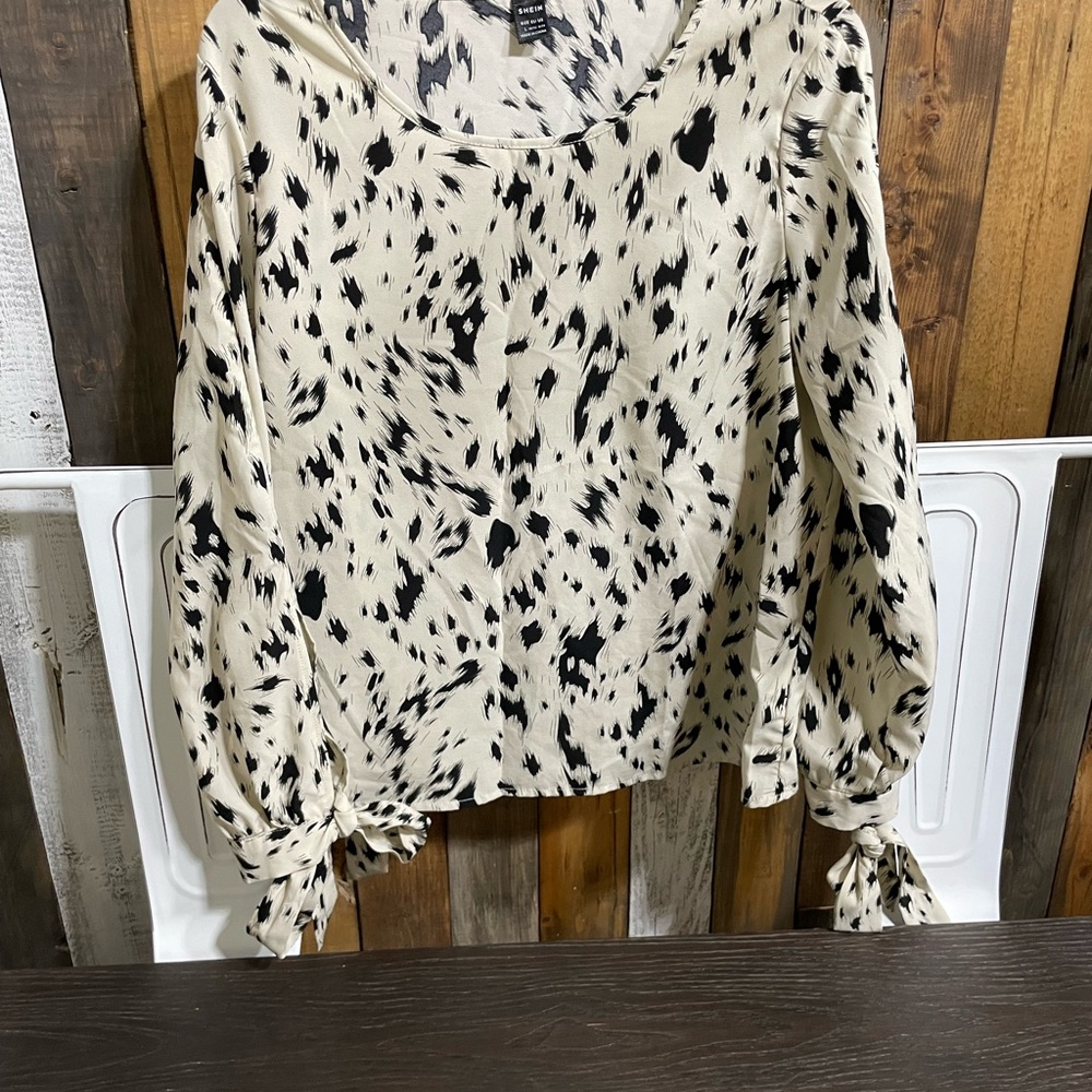 SHEIN Black and White Long Sleeve Tie Blouse